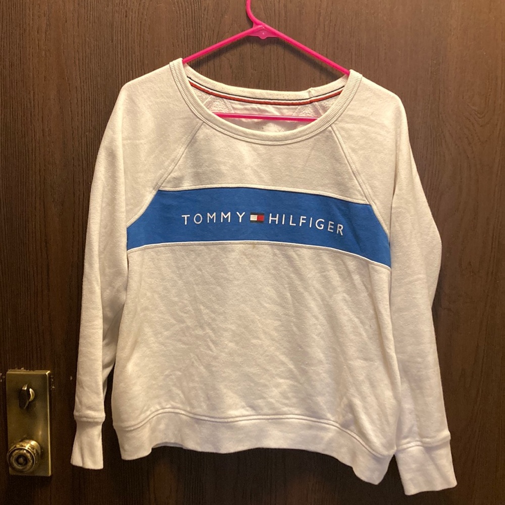 L Tommy Hilfiger sweatshirt